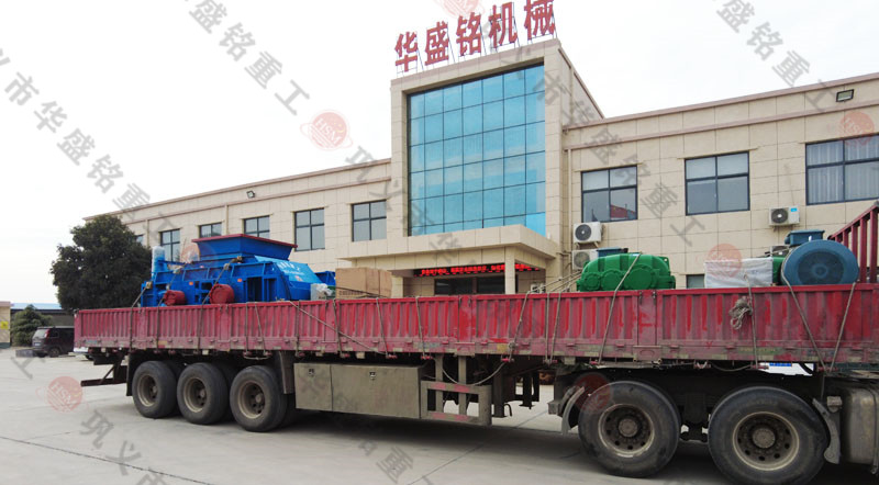 砂廠老板想要高產(chǎn) 還想簡單易維護(hù) 就用對(duì)輥制砂機(jī)